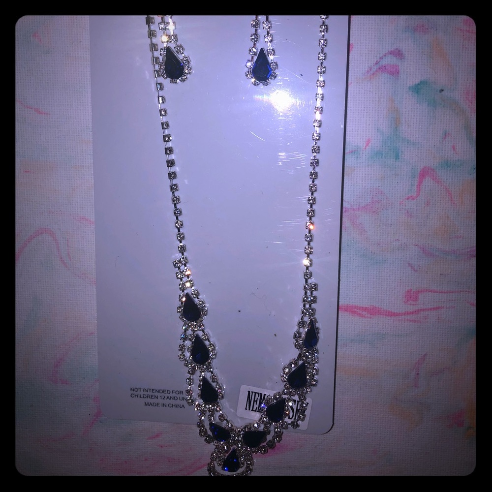 Brand New Matching Necklace & Earring Set! 💙